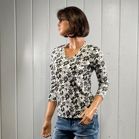*Liz Claiborne Women’s Flower Print Top V- Neck Sz M - Picture 4 of 11